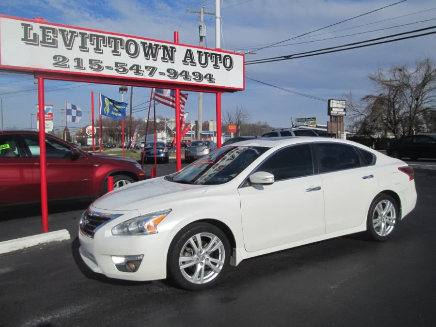 2013 Nissan Altima 4dr Sdn V6 3.5 SV, available for sale in Levittown, Pennsylvania | Levittown Auto. Levittown, Pennsylvania