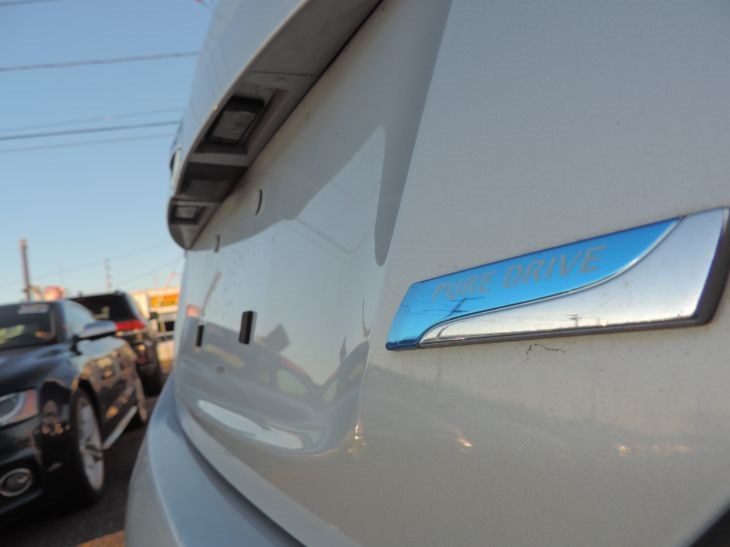 2014 Nissan Versa 4dr Sdn CVT 1.6 SV, available for sale in Inwood, New York | 5 Towns Drive. Inwood, New York 2014 Nissan Versa 4dr Sdn CVT 1.6 SV, available for sale in Inwood, New York | 5 Towns Drive. Inwood, New York