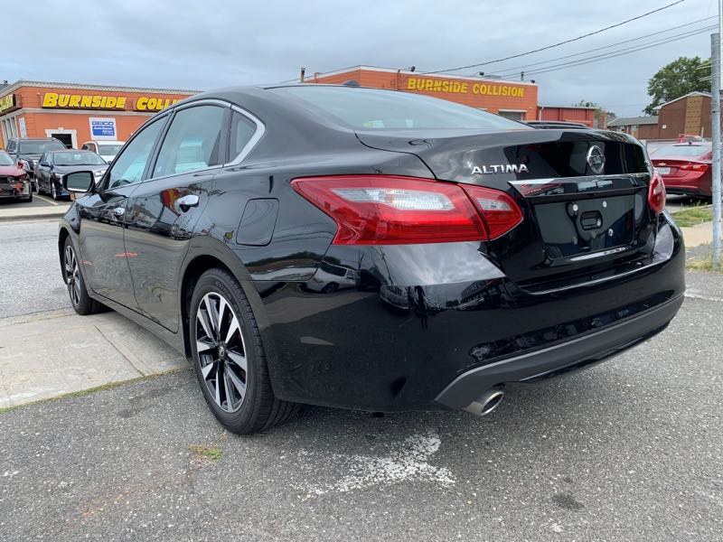 2018 Nissan Altima 2.5 SL Sedan, available for sale in Inwood, New York | 5 Towns Drive. Inwood, New York 2018 Nissan Altima 2.5 SL Sedan, available for sale in Inwood, New York | 5 Towns Drive. Inwood, New York