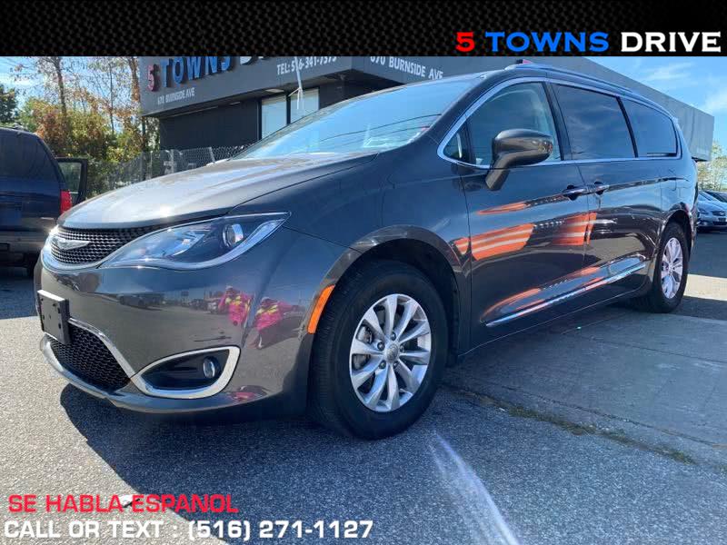 2019 Chrysler Pacifica Touring L FWD, available for sale in Inwood, New York | 5 Towns Drive. Inwood, New York
