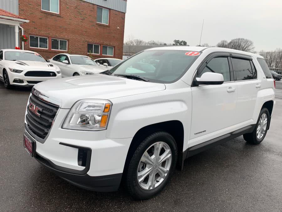 2017 GMC Terrain FWD 4dr SLE w/SLE-1, available for sale in South Windsor, Connecticut | Mike And Tony Auto Sales, Inc. South Windsor, Connecticut