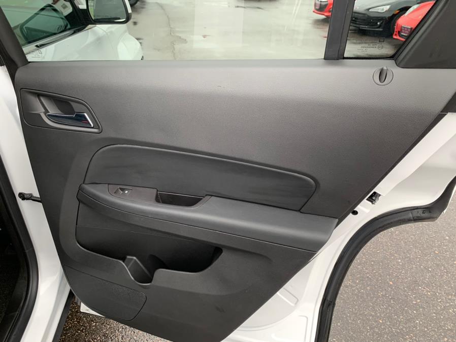 2017 GMC Terrain FWD 4dr SLE w/SLE-1, available for sale in South Windsor, Connecticut | Mike And Tony Auto Sales, Inc. South Windsor, Connecticut 2017 GMC Terrain FWD 4dr SLE w/SLE-1, available for sale in South Windsor, Connecticut | Mike And Tony Auto Sales, Inc. South Windsor, Connecticut