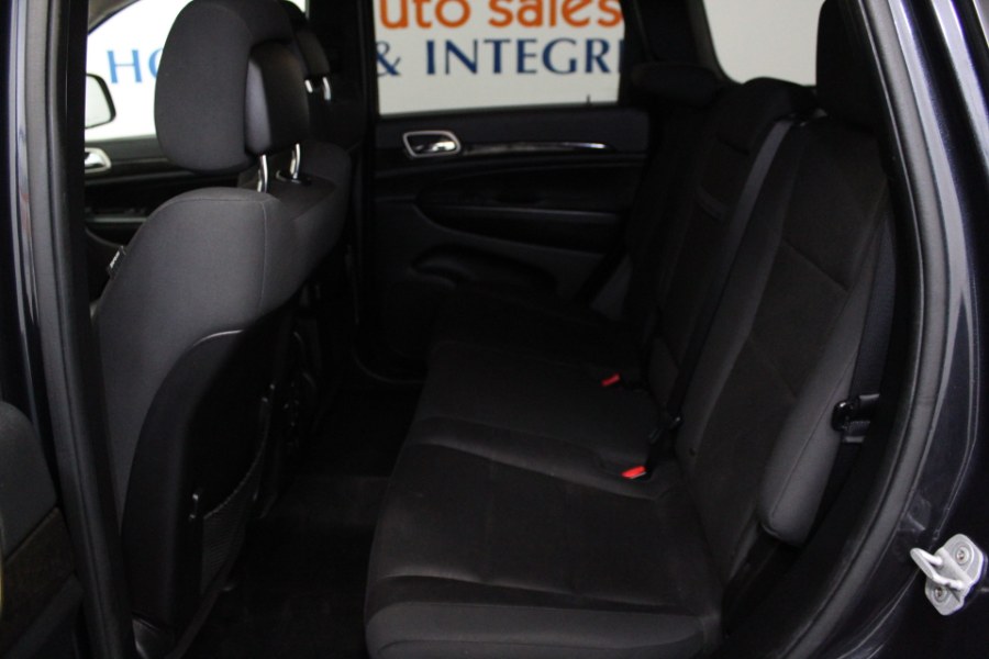 2012 Jeep Grand Cherokee 4WD 4dr Laredo, available for sale in Plainville, Connecticut | New England Auto Sales LLC. Plainville, Connecticut 2012 Jeep Grand Cherokee 4WD 4dr Laredo, available for sale in Plainville, Connecticut | New England Auto Sales LLC. Plainville, Connecticut