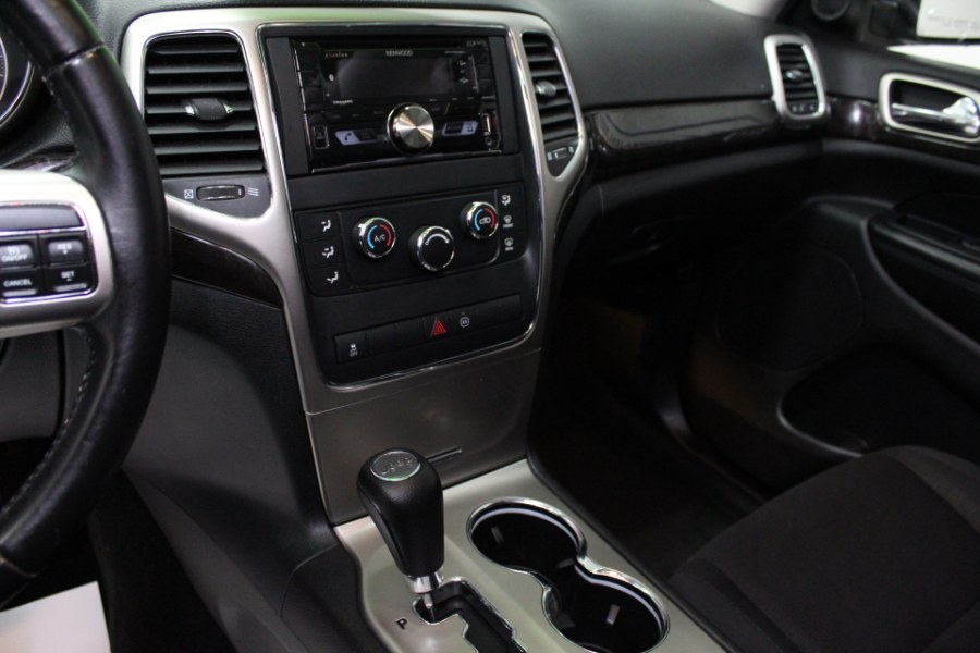 2012 Jeep Grand Cherokee 4WD 4dr Laredo, available for sale in Plainville, Connecticut | New England Auto Sales LLC. Plainville, Connecticut 2012 Jeep Grand Cherokee 4WD 4dr Laredo, available for sale in Plainville, Connecticut | New England Auto Sales LLC. Plainville, Connecticut