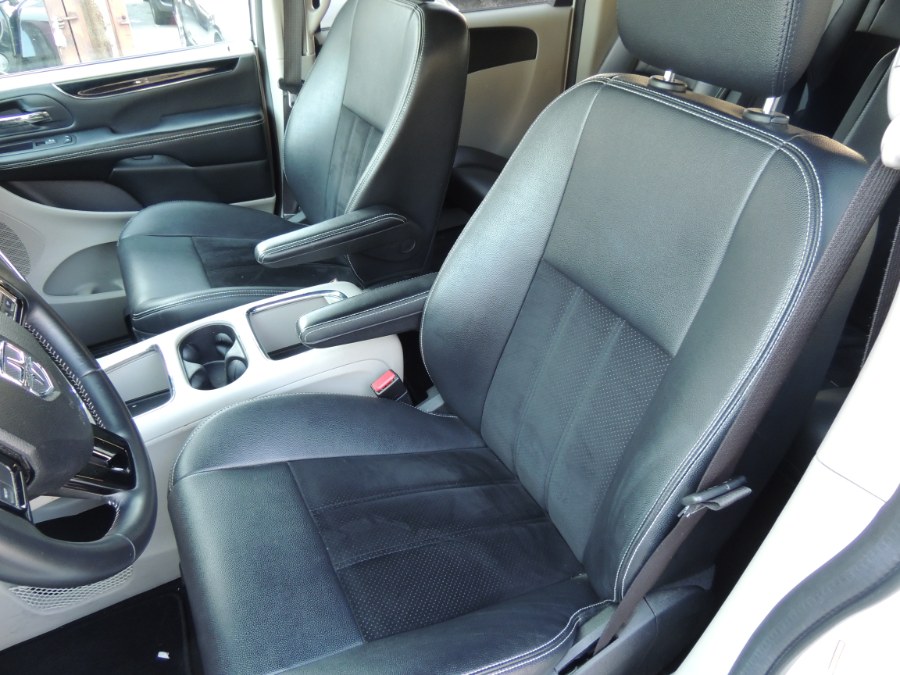 2018 Dodge Grand Caravan SXT Wagon, available for sale in Brooklyn, New York | Carsbuck Inc.. Brooklyn, New York 2018 Dodge Grand Caravan SXT Wagon, available for sale in Brooklyn, New York | Carsbuck Inc.. Brooklyn, New York