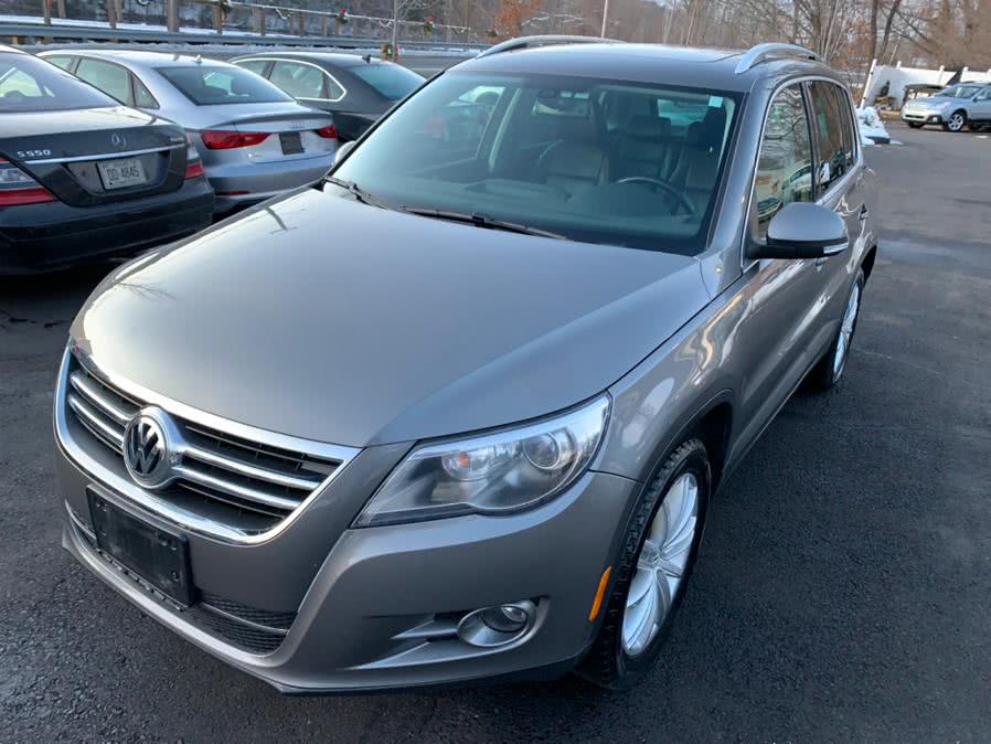 2009 Volkswagen Tiguan AWD SE w/Leather, available for sale in Canton, Connecticut | Lava Motors. Canton, Connecticut