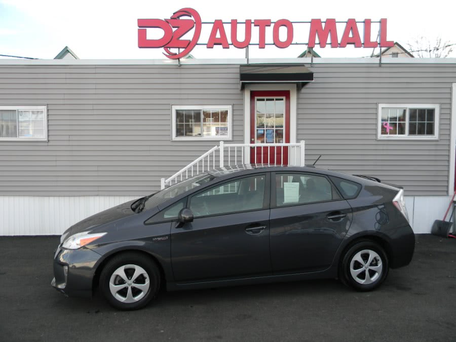 2012 Toyota Prius 5dr HB Three (Natl), available for sale in Paterson, New Jersey | DZ Automall. Paterson, New Jersey