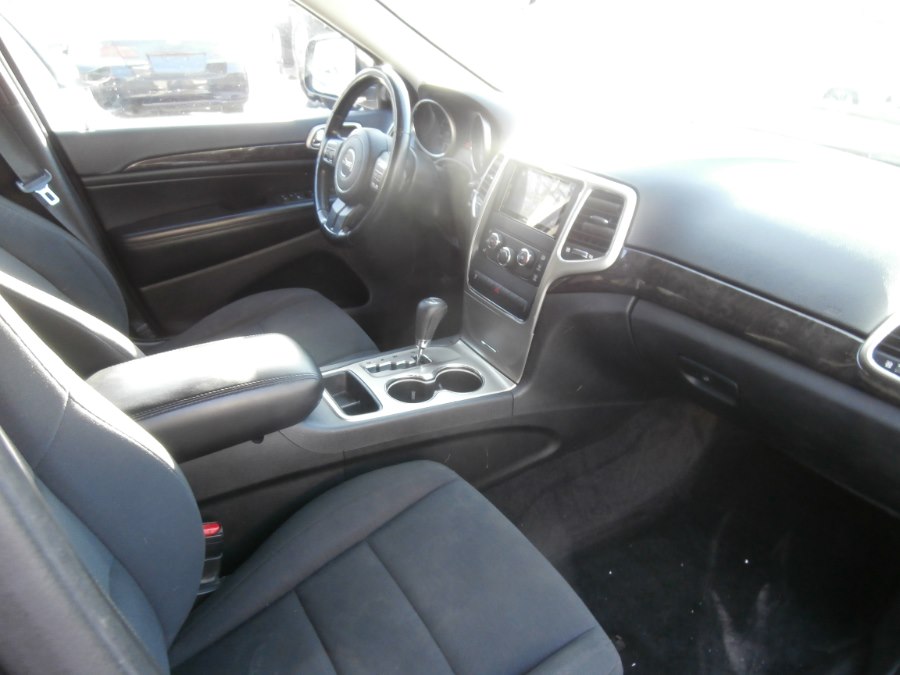 2011 Jeep Grand Cherokee 4WD 4dr Laredo, available for sale in Waterbury, Connecticut | Jim Juliani Motors. Waterbury, Connecticut 2011 Jeep Grand Cherokee 4WD 4dr Laredo, available for sale in Waterbury, Connecticut | Jim Juliani Motors. Waterbury, Connecticut