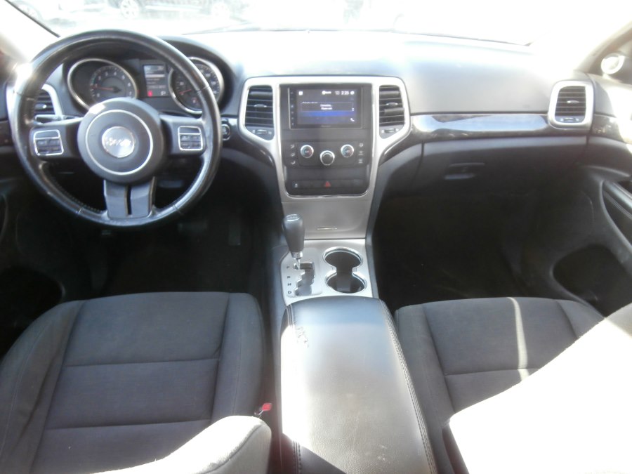 2011 Jeep Grand Cherokee 4WD 4dr Laredo, available for sale in Waterbury, Connecticut | Jim Juliani Motors. Waterbury, Connecticut 2011 Jeep Grand Cherokee 4WD 4dr Laredo, available for sale in Waterbury, Connecticut | Jim Juliani Motors. Waterbury, Connecticut