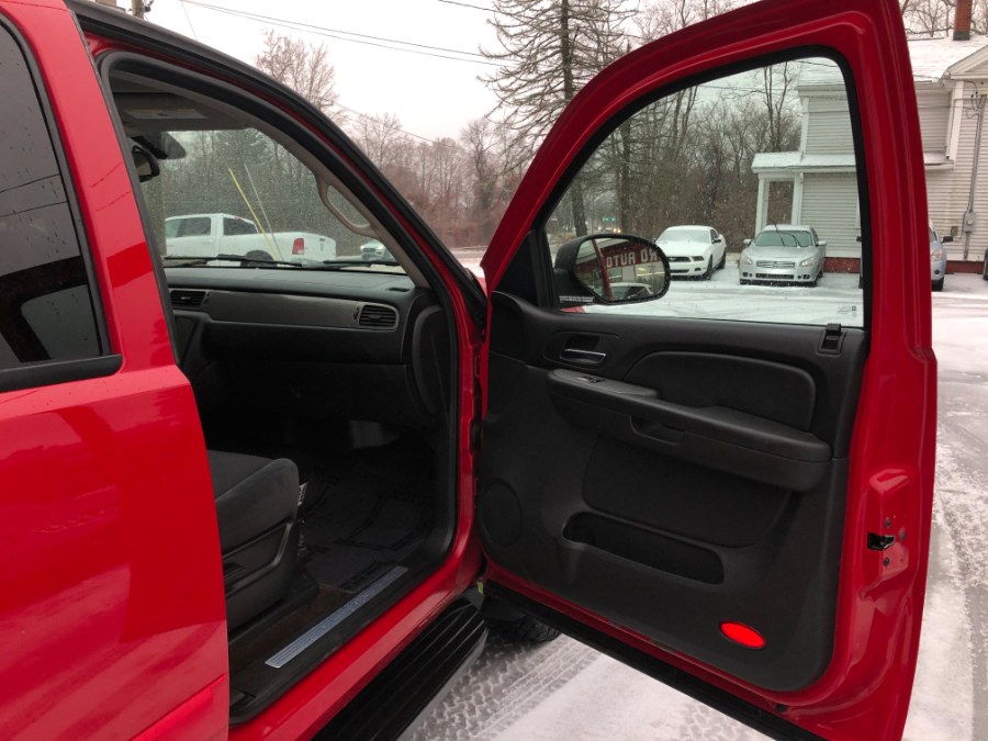 2009 Chevrolet Avalanche 4WD Crew Cab 130" LS, available for sale in East Windsor, Connecticut | Toro Auto. East Windsor, Connecticut 2009 Chevrolet Avalanche 4WD Crew Cab 130" LS, available for sale in East Windsor, Connecticut | Toro Auto. East Windsor, Connecticut