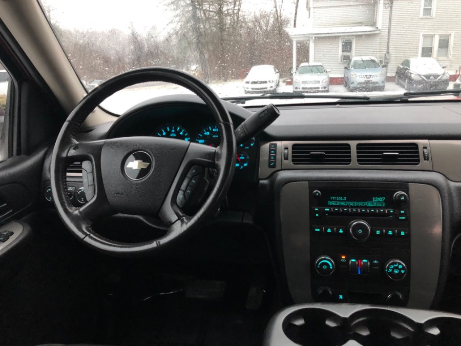 2009 Chevrolet Avalanche 4WD Crew Cab 130" LS, available for sale in East Windsor, Connecticut | Toro Auto. East Windsor, Connecticut 2009 Chevrolet Avalanche 4WD Crew Cab 130" LS, available for sale in East Windsor, Connecticut | Toro Auto. East Windsor, Connecticut