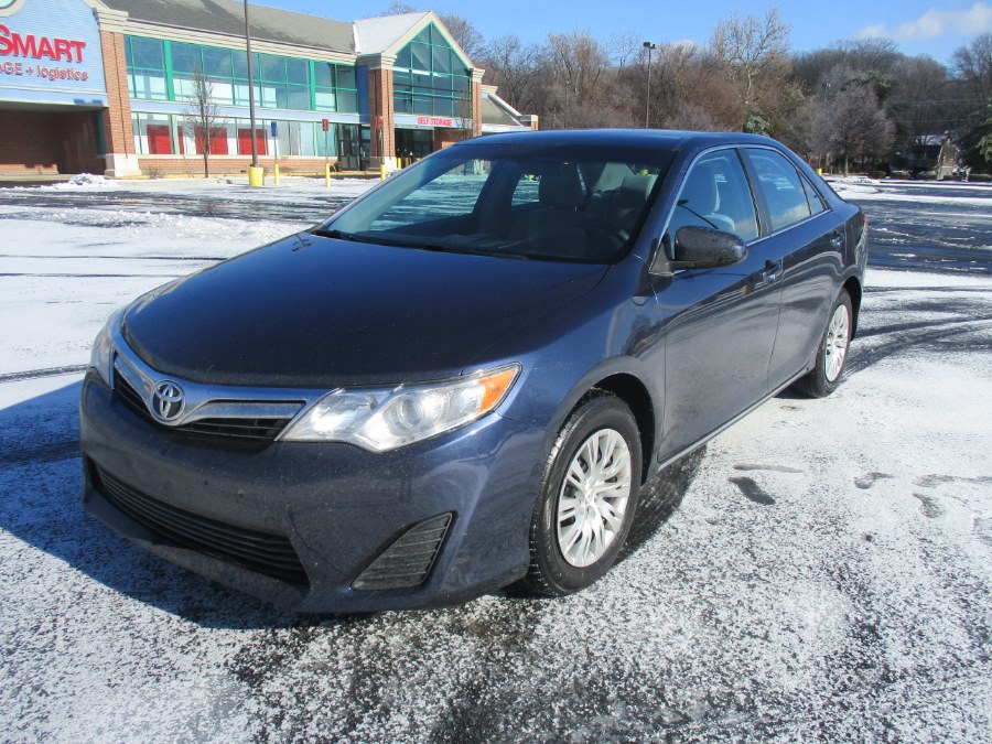 2014 Toyota Camry 4dr Sdn I4 Auto L, available for sale in New Britain, Connecticut | Universal Motors LLC. New Britain, Connecticut