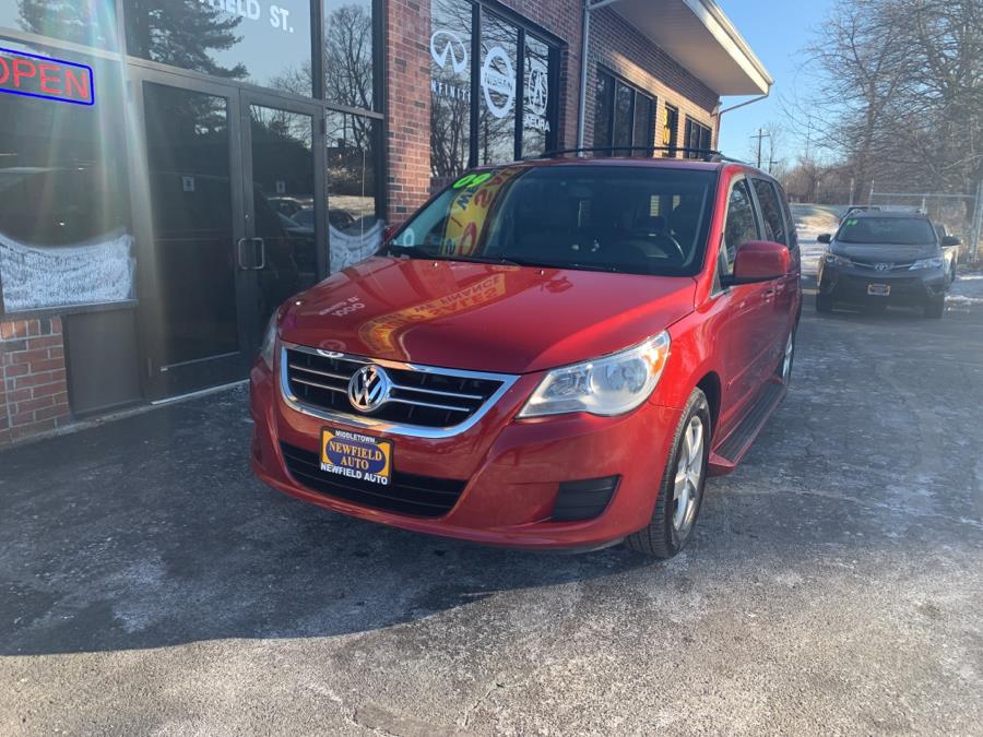 2009 Volkswagen Routan 4dr Wgn SEL w/RSE, available for sale in Middletown, Connecticut | Newfield Auto Sales. Middletown, Connecticut