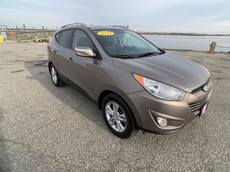 2013 Hyundai Tucson AWD 4dr Auto GLS, available for sale in Stratford, Connecticut | Wiz Leasing Inc. Stratford, Connecticut