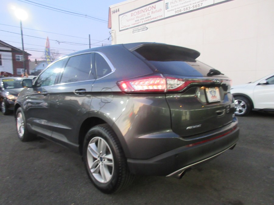 The 2016 Ford Edge 4dr SEL FWD