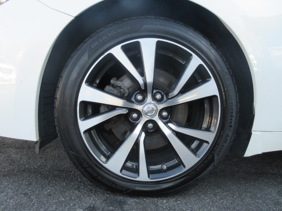 2016 Nissan Maxima 4dr Sdn 3.5 SL, available for sale in Linden, New Jersey | Route 27 Auto Mall. Linden, New Jersey 2016 Nissan Maxima 4dr Sdn 3.5 SL, available for sale in Linden, New Jersey | Route 27 Auto Mall. Linden, New Jersey