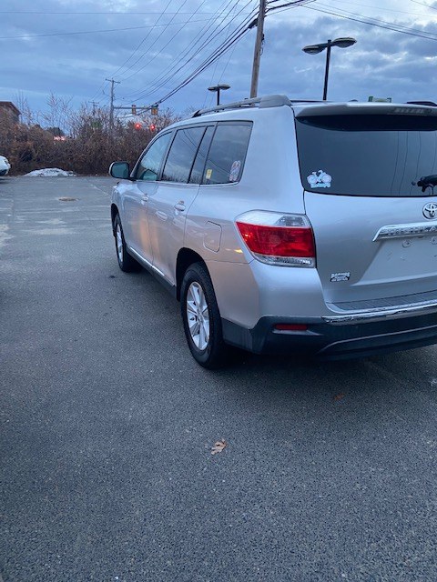 2011 Toyota Highlander 4WD 4dr V6 SE, available for sale in Raynham, Massachusetts | J & A Auto Center. Raynham, Massachusetts 2011 Toyota Highlander 4WD 4dr V6 SE, available for sale in Raynham, Massachusetts | J & A Auto Center. Raynham, Massachusetts