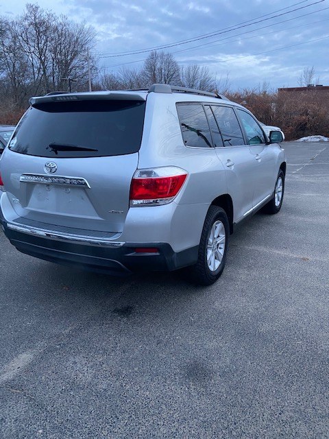 2011 Toyota Highlander 4WD 4dr V6 SE, available for sale in Raynham, Massachusetts | J & A Auto Center. Raynham, Massachusetts 2011 Toyota Highlander 4WD 4dr V6 SE, available for sale in Raynham, Massachusetts | J & A Auto Center. Raynham, Massachusetts