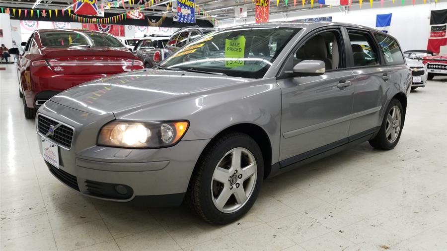 2005 Volvo V50 2.5L Turbo AWD Auto w/Sunroof, available for sale in West Haven, Connecticut | Auto Fair Inc.. West Haven, Connecticut 2005 Volvo V50 2.5L Turbo AWD Auto w/Sunroof, available for sale in West Haven, Connecticut | Auto Fair Inc.. West Haven, Connecticut