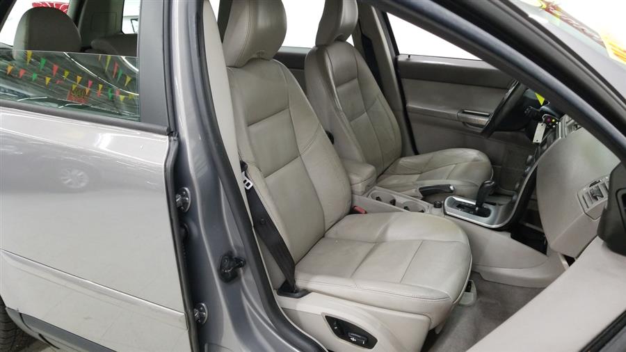 2005 Volvo V50 2.5L Turbo AWD Auto w/Sunroof, available for sale in West Haven, Connecticut | Auto Fair Inc.. West Haven, Connecticut 2005 Volvo V50 2.5L Turbo AWD Auto w/Sunroof, available for sale in West Haven, Connecticut | Auto Fair Inc.. West Haven, Connecticut