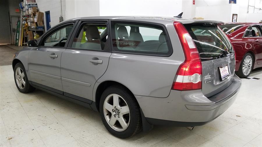 2005 Volvo V50 2.5L Turbo AWD Auto w/Sunroof, available for sale in West Haven, Connecticut | Auto Fair Inc.. West Haven, Connecticut 2005 Volvo V50 2.5L Turbo AWD Auto w/Sunroof, available for sale in West Haven, Connecticut | Auto Fair Inc.. West Haven, Connecticut