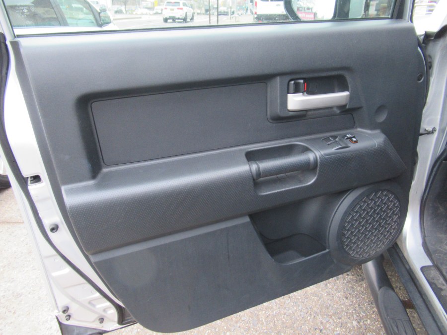 2007 Toyota FJ Cruiser 4WD 4dr Auto (Natl), available for sale in Woodside, New York | Pepmore Auto Sales Inc.. Woodside, New York 2007 Toyota FJ Cruiser 4WD 4dr Auto (Natl), available for sale in Woodside, New York | Pepmore Auto Sales Inc.. Woodside, New York