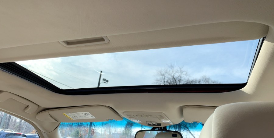 2010 Cadillac DTS 4dr Sdn w/1SC, available for sale in Waterbury, Connecticut | West End Automotive Center. Waterbury, Connecticut 2010 Cadillac DTS 4dr Sdn w/1SC, available for sale in Waterbury, Connecticut | West End Automotive Center. Waterbury, Connecticut