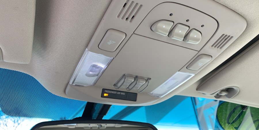 2010 Cadillac DTS 4dr Sdn w/1SC, available for sale in Waterbury, Connecticut | West End Automotive Center. Waterbury, Connecticut 2010 Cadillac DTS 4dr Sdn w/1SC, available for sale in Waterbury, Connecticut | West End Automotive Center. Waterbury, Connecticut