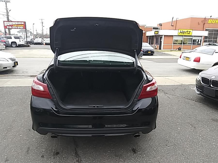 2018 Nissan Altima 2.5 SV Sedan, available for sale in Inwood, New York | 5 Towns Drive. Inwood, New York 2018 Nissan Altima 2.5 SV Sedan, available for sale in Inwood, New York | 5 Towns Drive. Inwood, New York