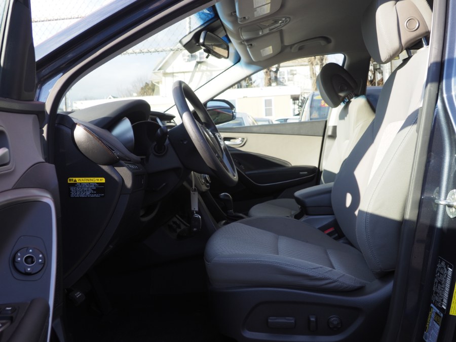 Used Hyundai Santa Fe SE 3.3L Auto AWD 2017 | Hillside Auto Mall Inc.. Jamaica, New York Used Hyundai Santa Fe SE 3.3L Auto AWD 2017 | Hillside Auto Mall Inc.. Jamaica, New York