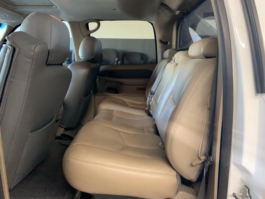 2004 Chevrolet Avalanche 1500 5dr Crew Cab 130" WB Z66, available for sale in Garden Grove, California | U Save Auto Auction. Garden Grove, California 2004 Chevrolet Avalanche 1500 5dr Crew Cab 130" WB Z66, available for sale in Garden Grove, California | U Save Auto Auction. Garden Grove, California
