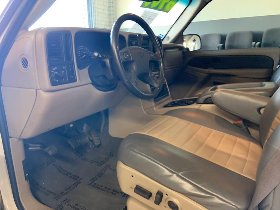 2004 Chevrolet Avalanche 1500 5dr Crew Cab 130" WB Z66, available for sale in Garden Grove, California | U Save Auto Auction. Garden Grove, California 2004 Chevrolet Avalanche 1500 5dr Crew Cab 130" WB Z66, available for sale in Garden Grove, California | U Save Auto Auction. Garden Grove, California