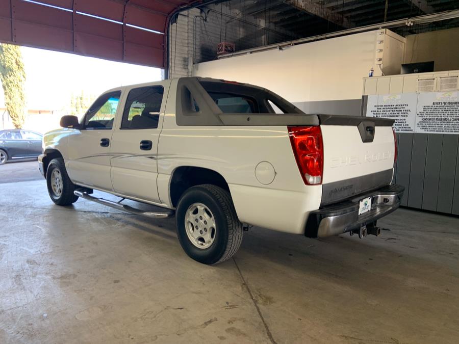 2004 Chevrolet Avalanche 1500 5dr Crew Cab 130" WB Z66, available for sale in Garden Grove, California | U Save Auto Auction. Garden Grove, California 2004 Chevrolet Avalanche 1500 5dr Crew Cab 130" WB Z66, available for sale in Garden Grove, California | U Save Auto Auction. Garden Grove, California