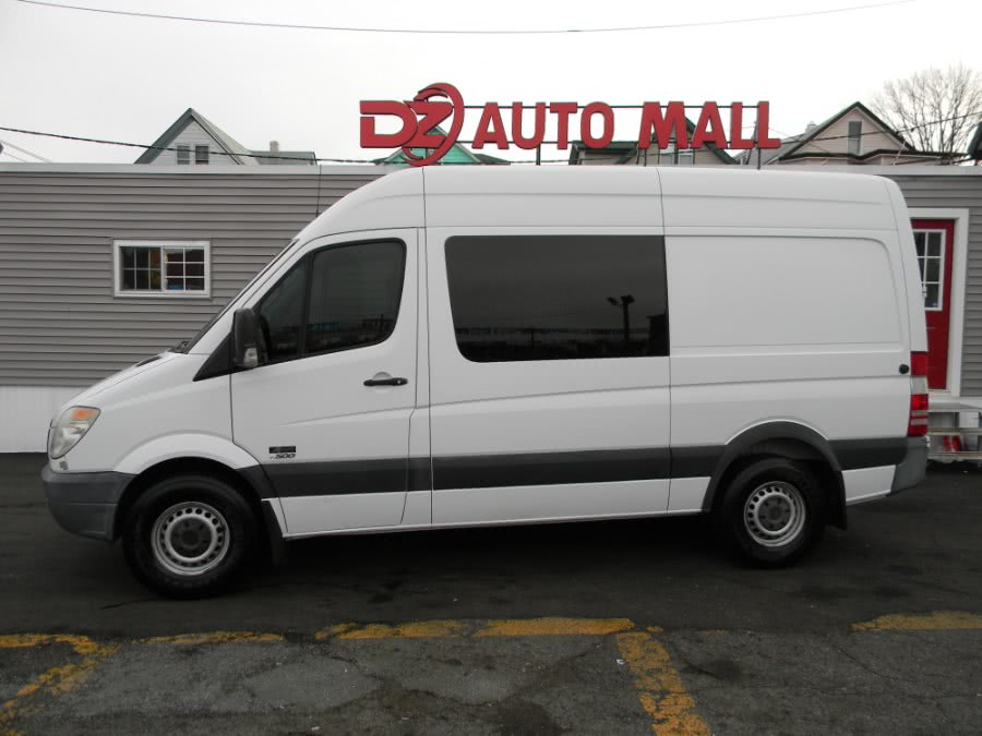 Used Freightliner Sprinter Van Wagon 144 WB 2011 | DZ Automall. Paterson, New Jersey