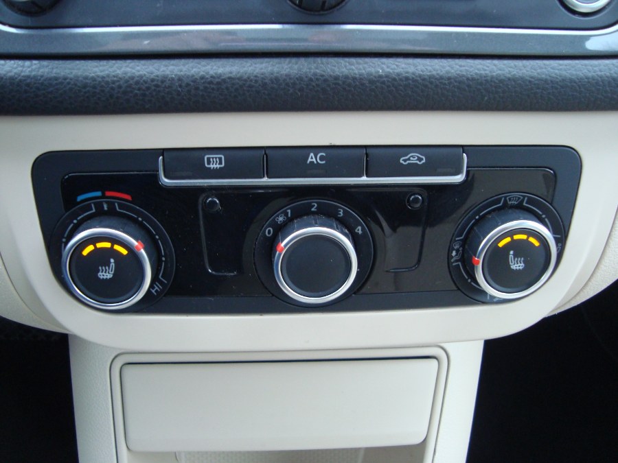 2012 Volkswagen Tiguan 4WD 4dr Auto SE w/Sunroof & Nav, available for sale in Manchester, Connecticut | Yara Motors. Manchester, Connecticut 2012 Volkswagen Tiguan 4WD 4dr Auto SE w/Sunroof & Nav, available for sale in Manchester, Connecticut | Yara Motors. Manchester, Connecticut