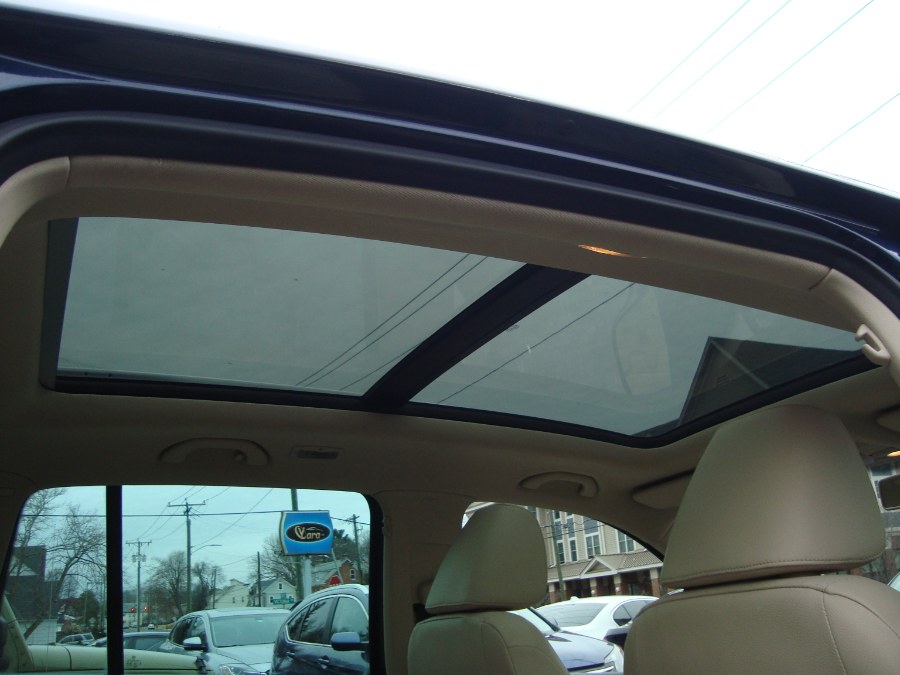 2012 Volkswagen Tiguan 4WD 4dr Auto SE w/Sunroof & Nav, available for sale in Manchester, Connecticut | Yara Motors. Manchester, Connecticut 2012 Volkswagen Tiguan 4WD 4dr Auto SE w/Sunroof & Nav, available for sale in Manchester, Connecticut | Yara Motors. Manchester, Connecticut