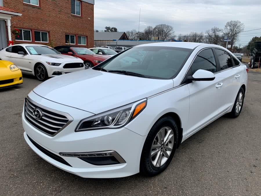 2015 Hyundai Sonata 4dr Sdn 2.4L SE, available for sale in South Windsor, Connecticut | Mike And Tony Auto Sales, Inc. South Windsor, Connecticut