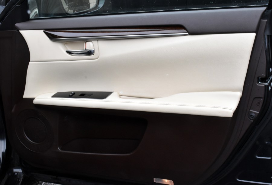 2017 Lexus ES ES 350 FWD, available for sale in Waterbury, Connecticut | Highline Car Connection. Waterbury, Connecticut 2017 Lexus ES ES 350 FWD, available for sale in Waterbury, Connecticut | Highline Car Connection. Waterbury, Connecticut