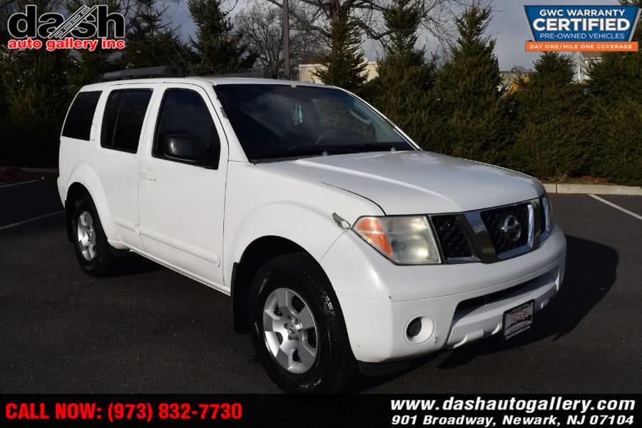 2006 Nissan Pathfinder LE 4WD, available for sale in Newark, New Jersey | Dash Auto Gallery Inc.. Newark, New Jersey