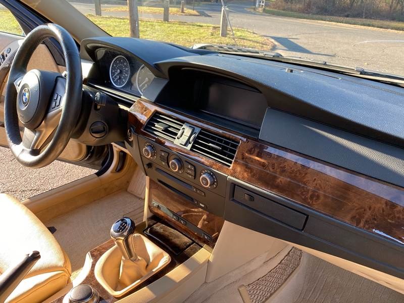 2007 BMW 5 Series 4dr Sdn 550i RWD, available for sale in Plainville, Connecticut | Choice Group LLC Choice Motor Car. Plainville, Connecticut
