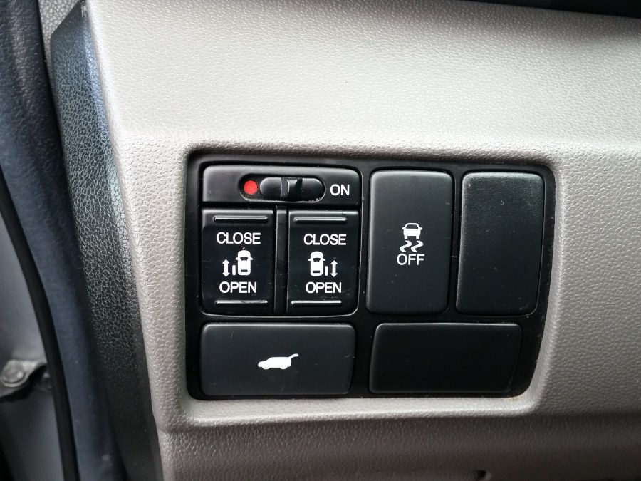 2013 Honda Odyssey 5dr EX-L, available for sale in Berlin, Connecticut | Action Automotive. Berlin, Connecticut 2013 Honda Odyssey 5dr EX-L, available for sale in Berlin, Connecticut | Action Automotive. Berlin, Connecticut