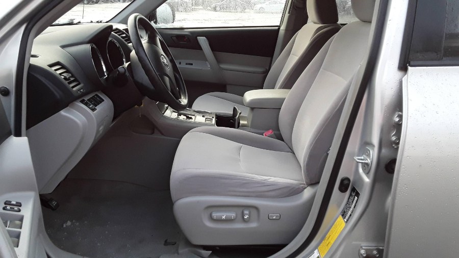 2008 Toyota Highlander 4WD 4dr Base, available for sale in Manchester, Connecticut | Best Auto Sales LLC. Manchester, Connecticut 2008 Toyota Highlander 4WD 4dr Base, available for sale in Manchester, Connecticut | Best Auto Sales LLC. Manchester, Connecticut
