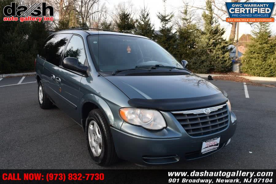 2005 Chrysler Town & Country 4dr LWB LX FWD, available for sale in Newark, New Jersey | Dash Auto Gallery Inc.. Newark, New Jersey