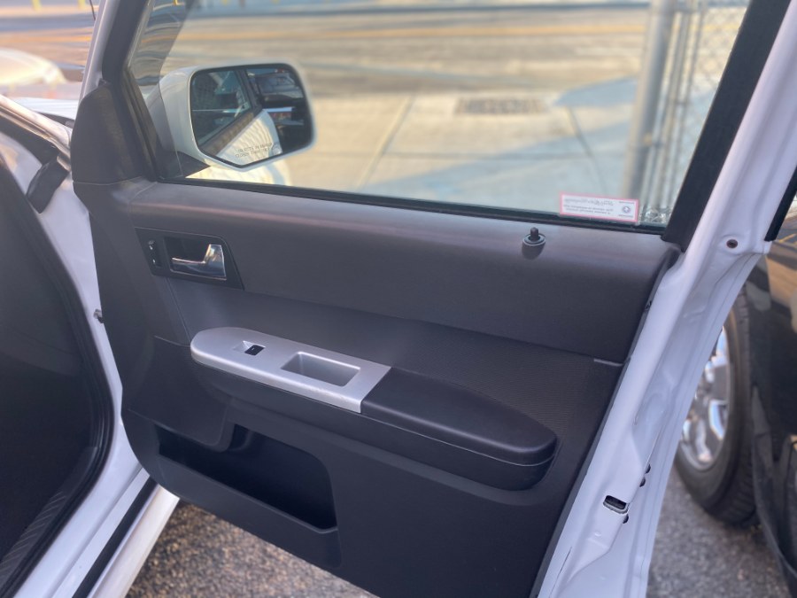 2008 Mercury Mariner 4WD 4dr V6 Premier, available for sale in Middle Village, New York | Middle Village Motors . Middle Village, New York 2008 Mercury Mariner 4WD 4dr V6 Premier, available for sale in Middle Village, New York | Middle Village Motors . Middle Village, New York