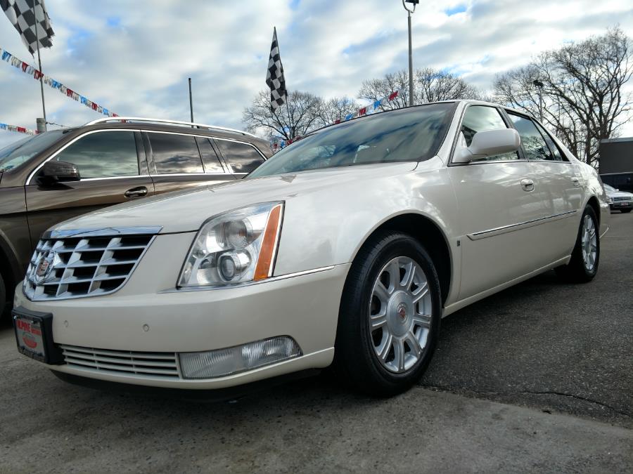 Used Cadillac DTS 4dr Sdn w/1SC 2008 | Alpine Motors Inc. Wantagh, New York Used Cadillac DTS 4dr Sdn w/1SC 2008 | Alpine Motors Inc. Wantagh, New York