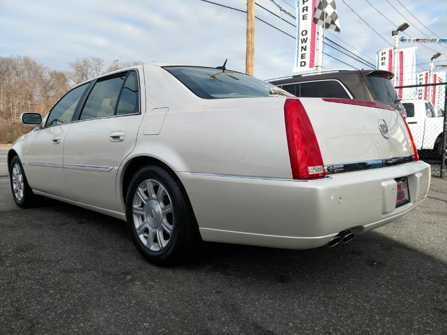 Used Cadillac DTS 4dr Sdn w/1SC 2008 | Alpine Motors Inc. Wantagh, New York Used Cadillac DTS 4dr Sdn w/1SC 2008 | Alpine Motors Inc. Wantagh, New York