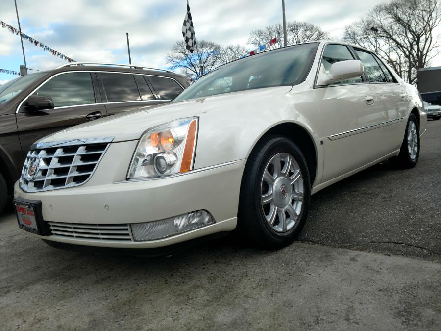 Used Cadillac DTS 4dr Sdn w/1SC 2008 | Alpine Motors Inc. Wantagh, New York Used Cadillac DTS 4dr Sdn w/1SC 2008 | Alpine Motors Inc. Wantagh, New York