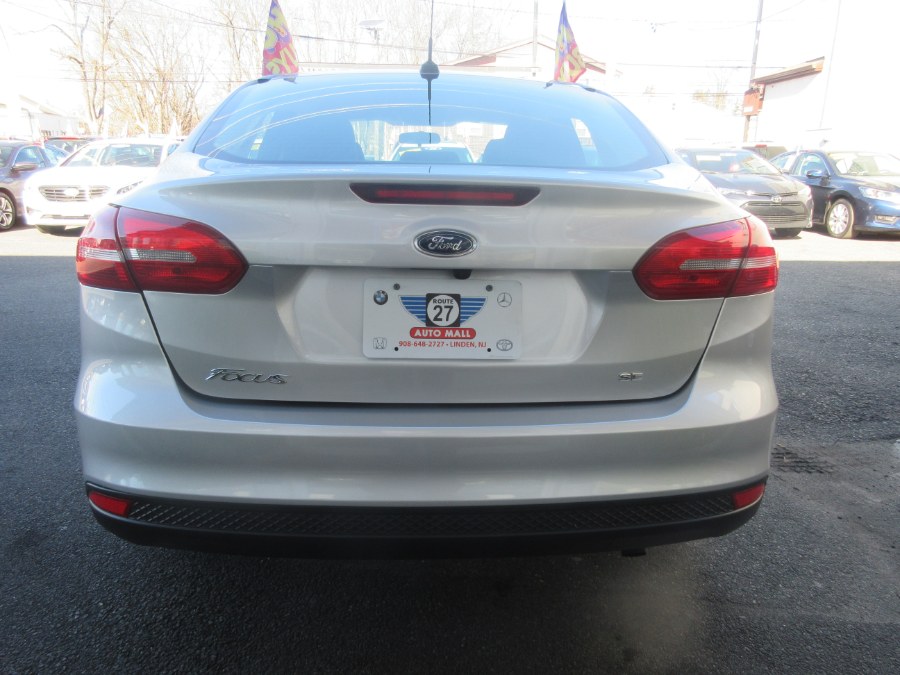 2018 Ford Focus SE Sedan, available for sale in Linden, New Jersey | Route 27 Auto Mall. Linden, New Jersey 2018 Ford Focus SE Sedan, available for sale in Linden, New Jersey | Route 27 Auto Mall. Linden, New Jersey
