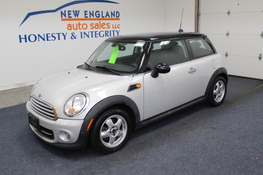 2011 MINI Cooper Hardtop 2dr Cpe, available for sale in Plainville, Connecticut | New England Auto Sales LLC. Plainville, Connecticut