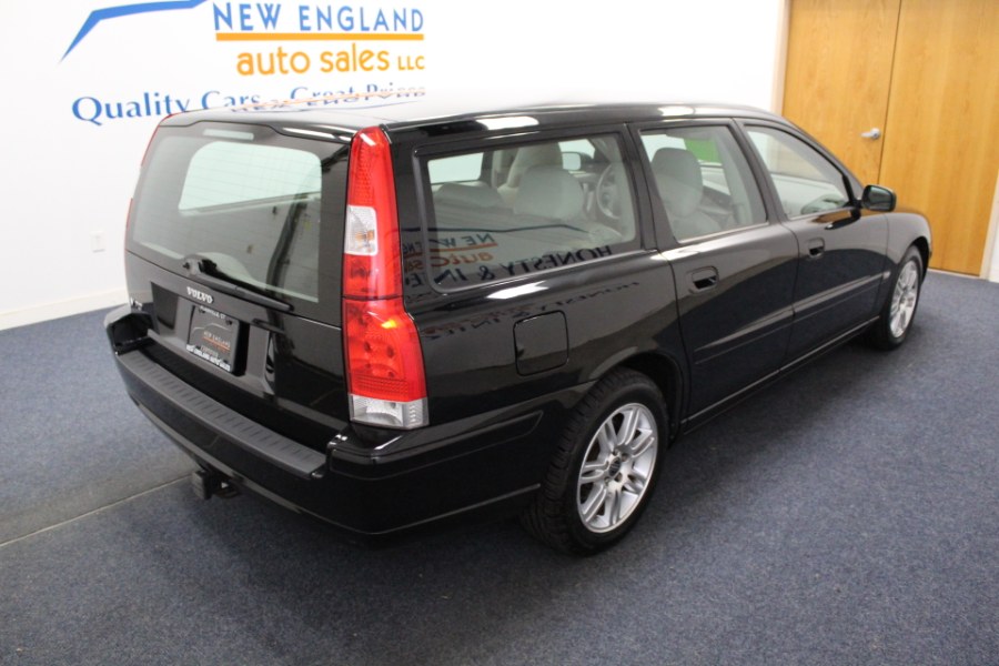 2006 Volvo V70 2.4L Auto w/Sunroof, available for sale in Plainville, Connecticut | New England Auto Sales LLC. Plainville, Connecticut 2006 Volvo V70 2.4L Auto w/Sunroof, available for sale in Plainville, Connecticut | New England Auto Sales LLC. Plainville, Connecticut